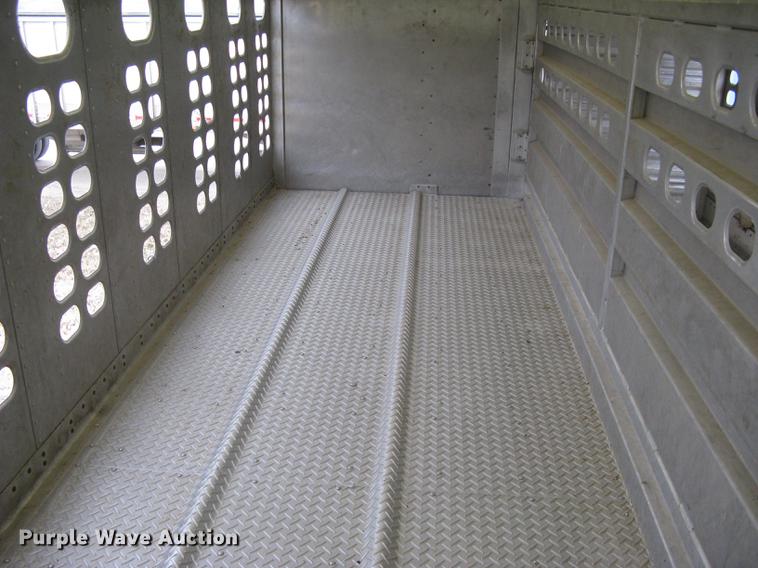 image for item DC1342 2011 Wilson Silver Star PSDCL-402 livestock trailer