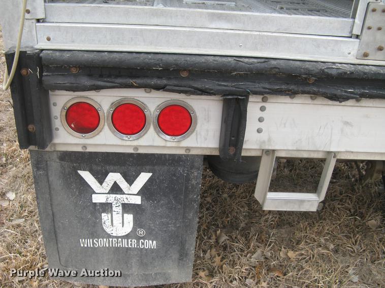 image for item DC1342 2011 Wilson Silver Star PSDCL-402 livestock trailer