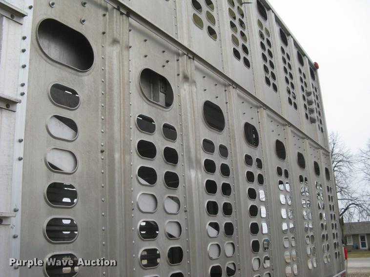 image for item DC1342 2011 Wilson Silver Star PSDCL-402 livestock trailer
