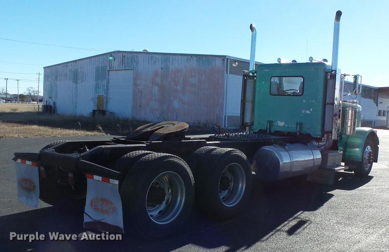 image for item DD2382 1995 Peterbilt 379 semi truck