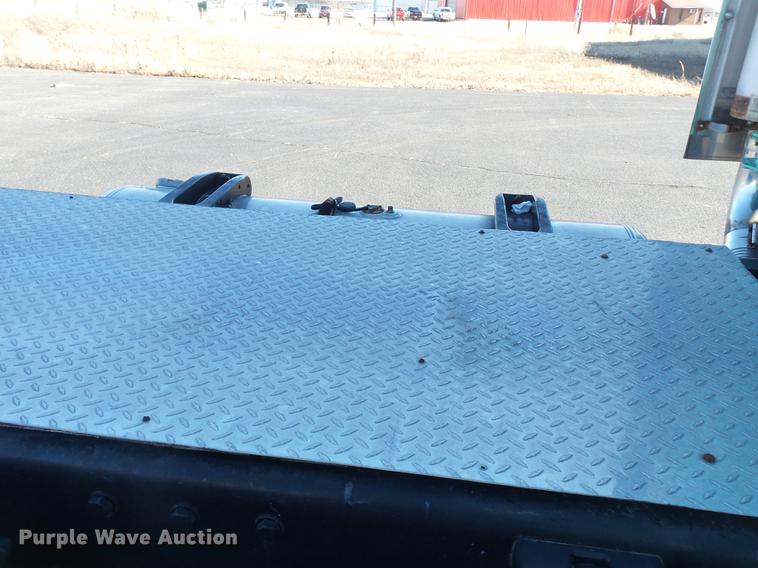 image for item DD2382 1995 Peterbilt 379 semi truck