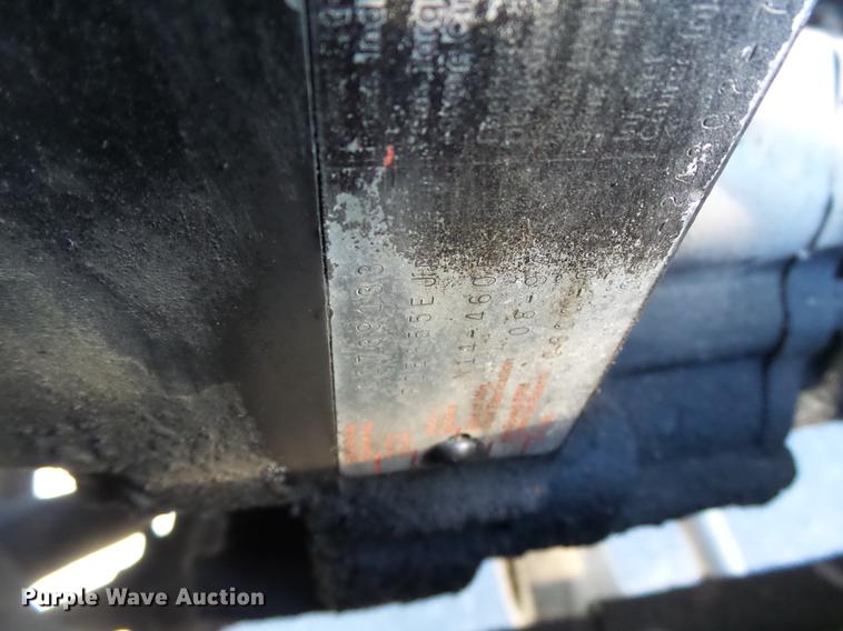 image for item DD2382 1995 Peterbilt 379 semi truck