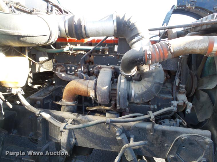 image for item DD2382 1995 Peterbilt 379 semi truck