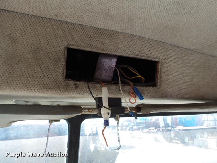 image for item DD2382 1995 Peterbilt 379 semi truck