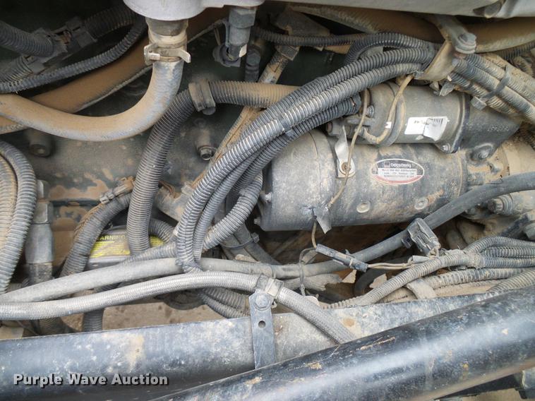 image for item DD5987 2000 Peterbilt 379 semi truck