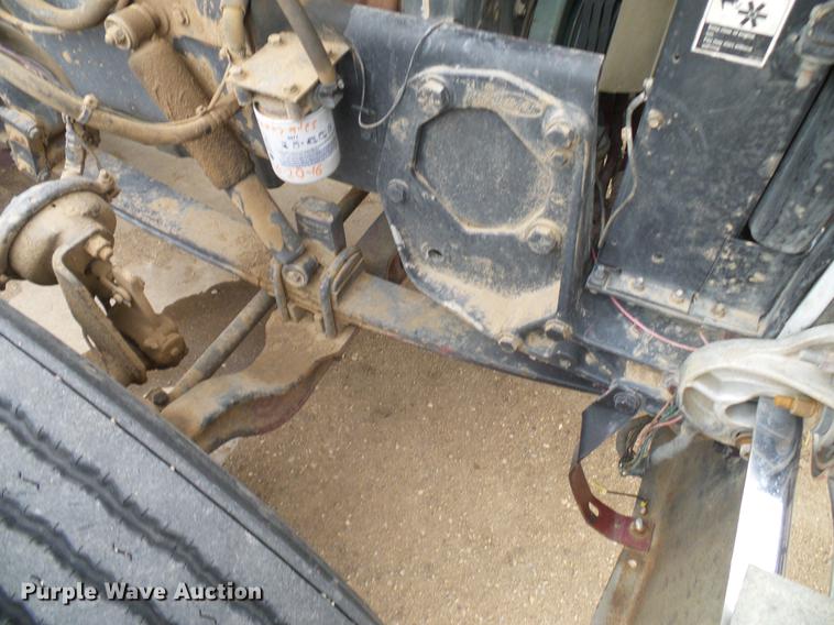 image for item DD5987 2000 Peterbilt 379 semi truck