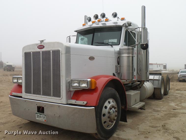 image for item DD5987 2000 Peterbilt 379 semi truck