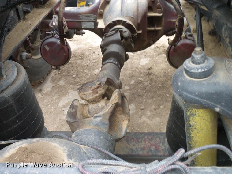 image for item DD5987 2000 Peterbilt 379 semi truck