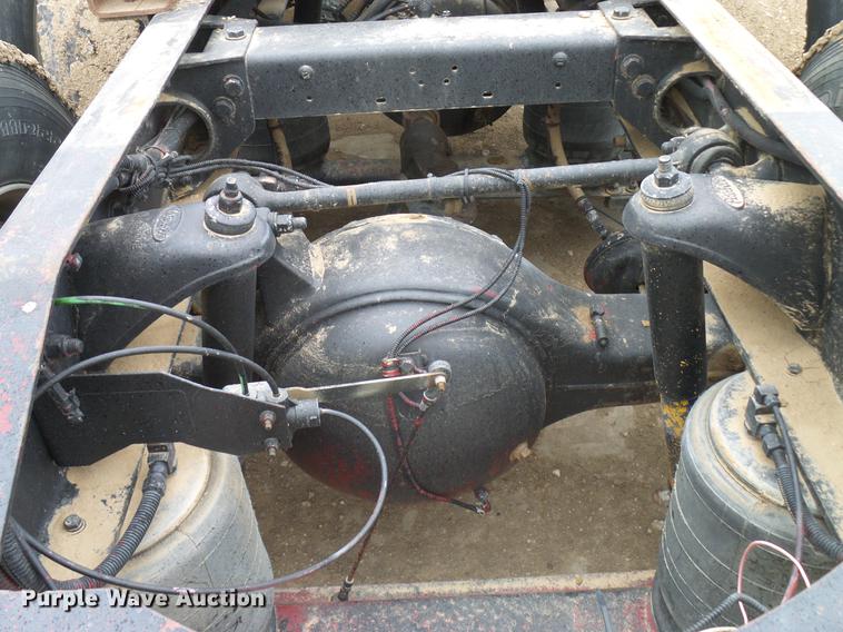 image for item DD5987 2000 Peterbilt 379 semi truck