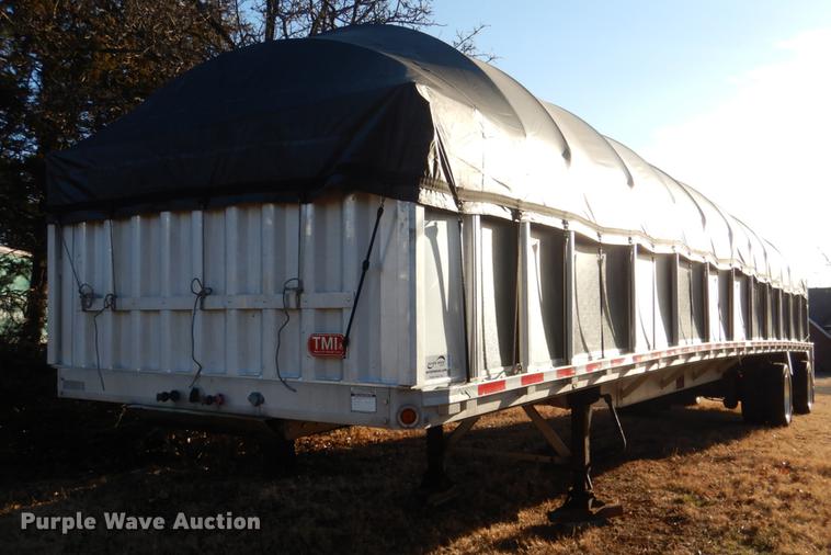 image for item DF2128 2004 Reitnouer 48A2 flatbed trailer