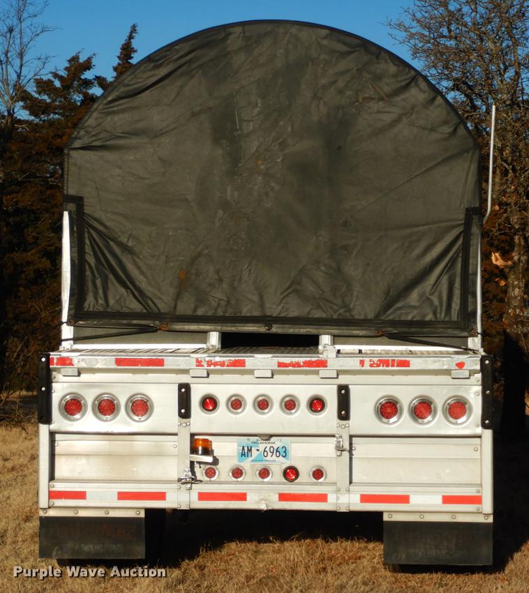 image for item DF2128 2004 Reitnouer 48A2 flatbed trailer