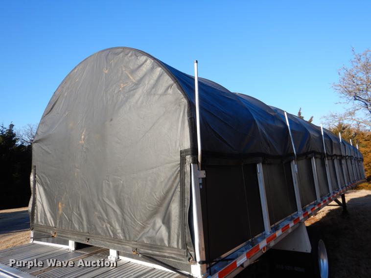 image for item DF2128 2004 Reitnouer 48A2 flatbed trailer