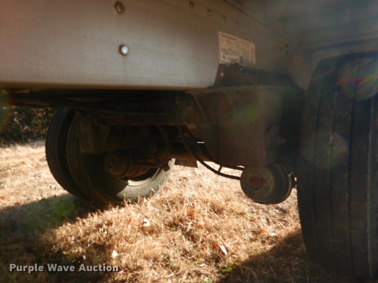 image for item DF2128 2004 Reitnouer 48A2 flatbed trailer