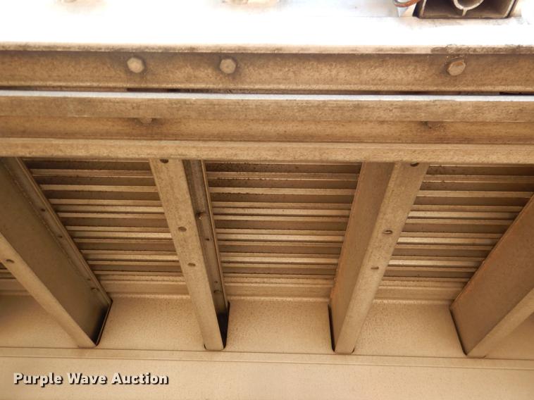 image for item DF2128 2004 Reitnouer 48A2 flatbed trailer