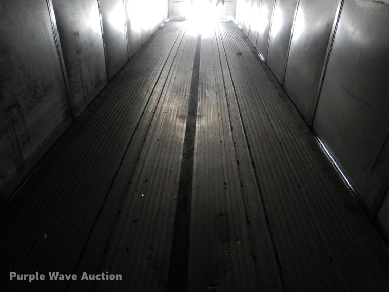 image for item DF2128 2004 Reitnouer 48A2 flatbed trailer