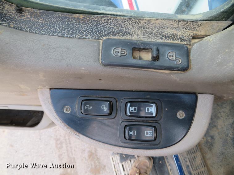 image for item DG3848 2006 Mack CXN613 semi truck