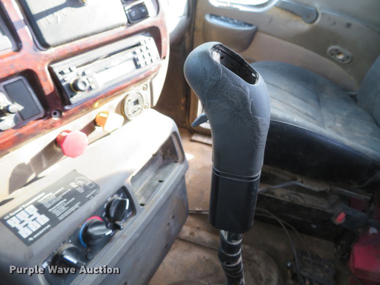 image for item DG3848 2006 Mack CXN613 semi truck