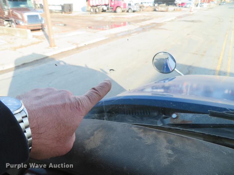 image for item DG3848 2006 Mack CXN613 semi truck