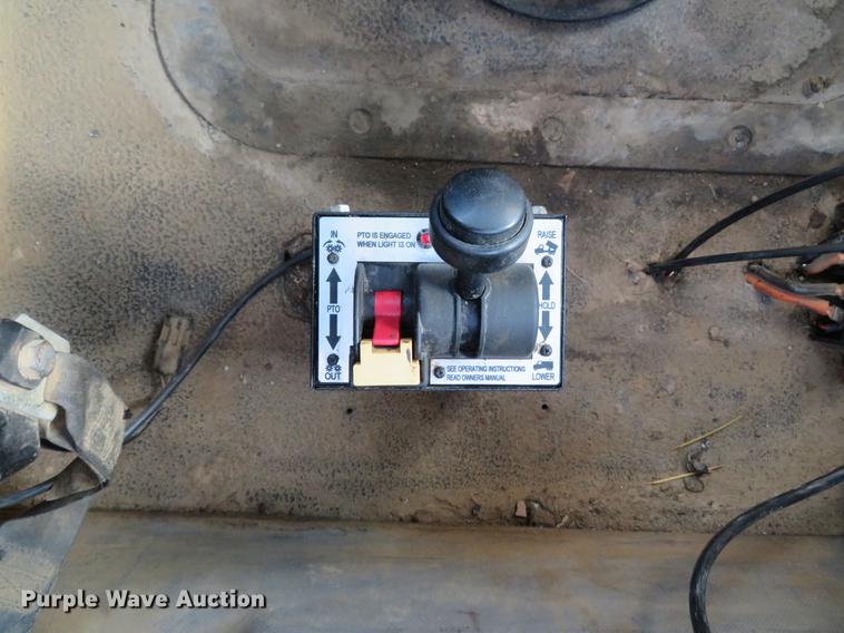 image for item DG3848 2006 Mack CXN613 semi truck