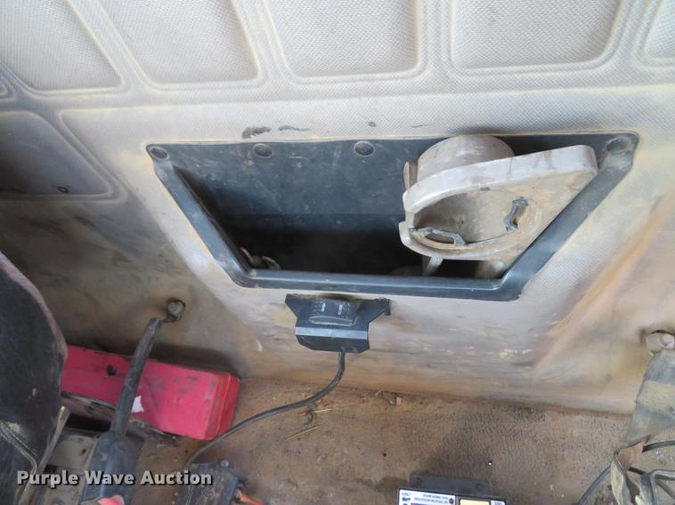 image for item DG3848 2006 Mack CXN613 semi truck