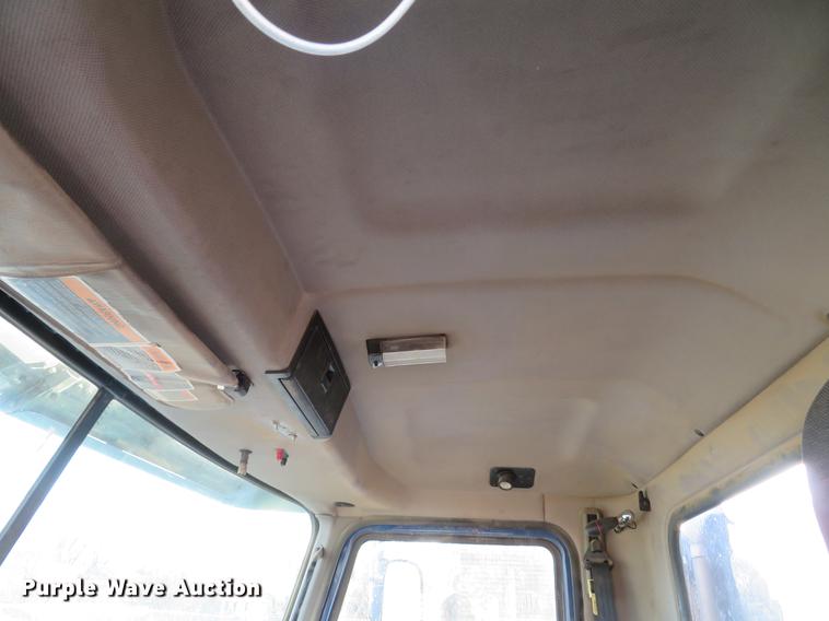 image for item DG3848 2006 Mack CXN613 semi truck