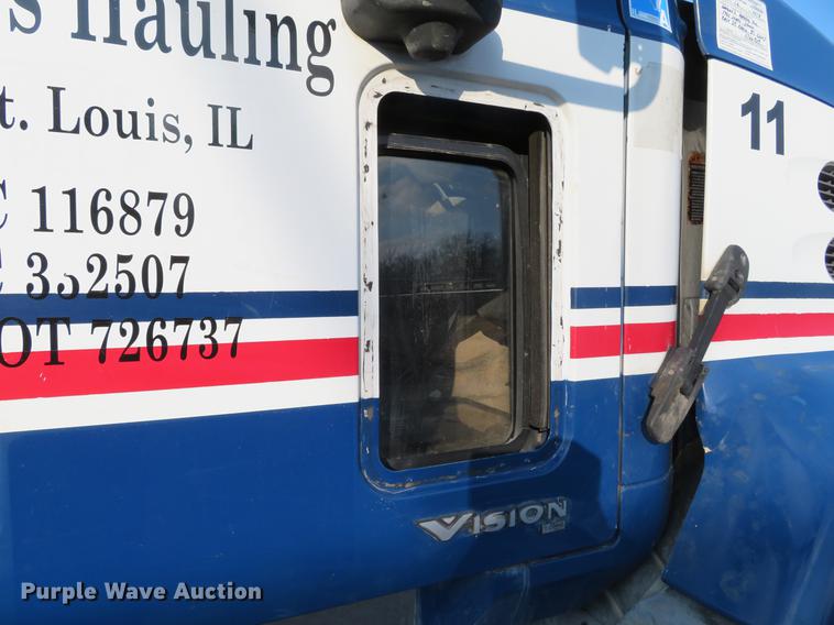 image for item DG3848 2006 Mack CXN613 semi truck