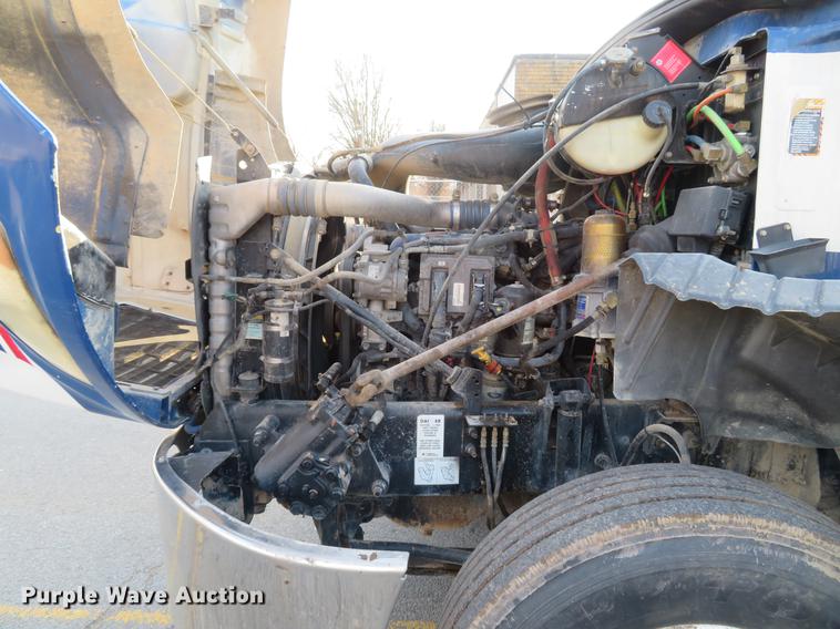 image for item DG3848 2006 Mack CXN613 semi truck