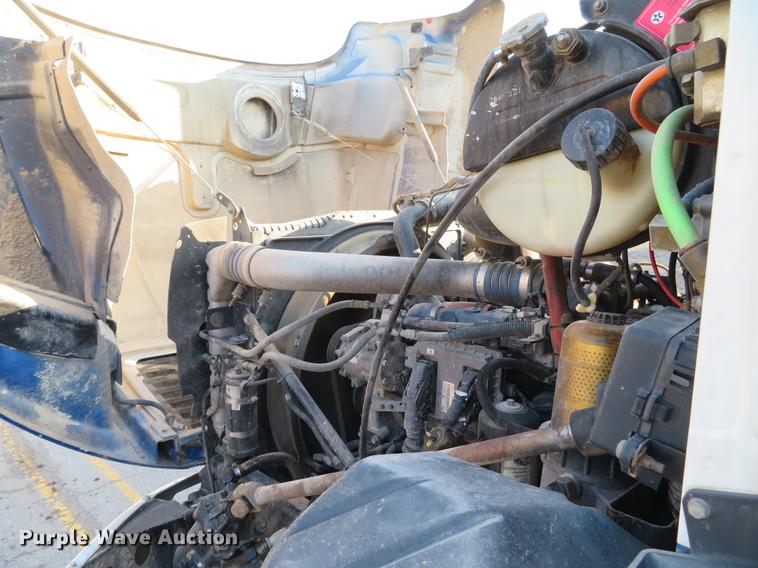 image for item DG3848 2006 Mack CXN613 semi truck