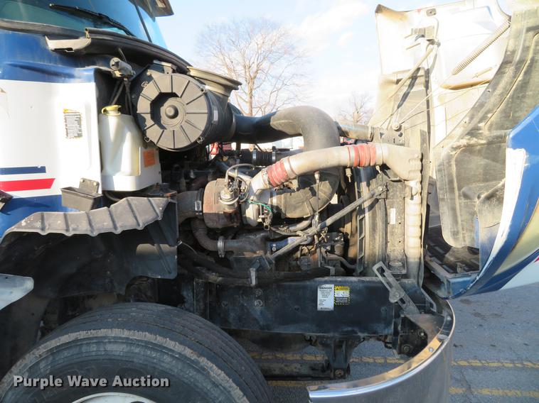 image for item DG3848 2006 Mack CXN613 semi truck