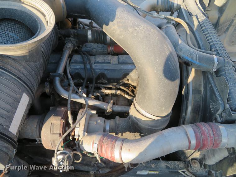 image for item DG3848 2006 Mack CXN613 semi truck