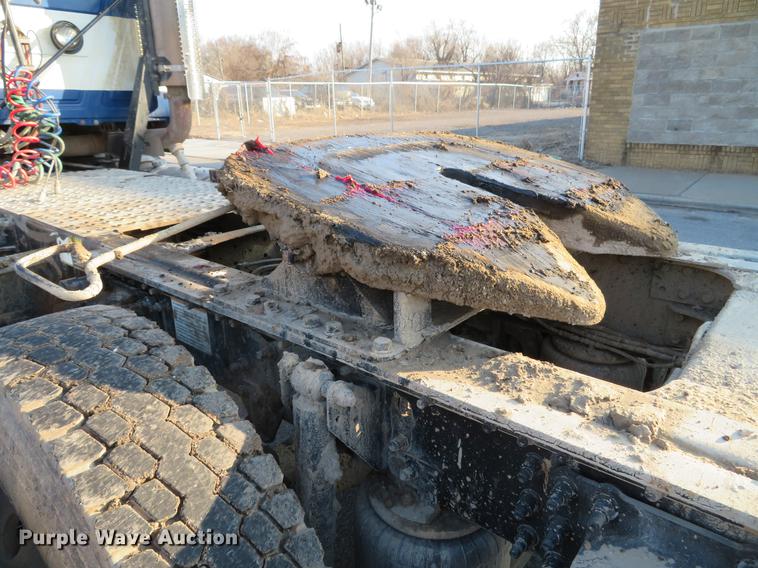 image for item DG3848 2006 Mack CXN613 semi truck