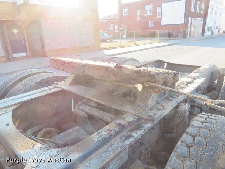 image for item DG3848 2006 Mack CXN613 semi truck