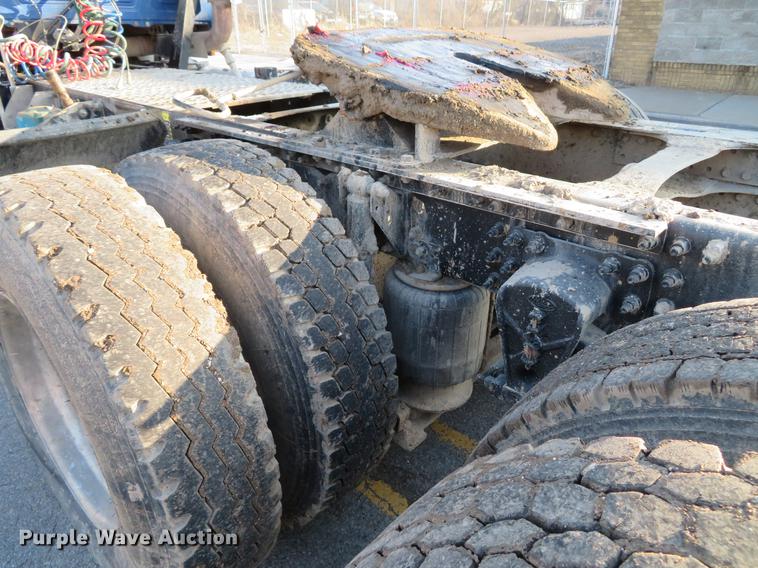 image for item DG3848 2006 Mack CXN613 semi truck