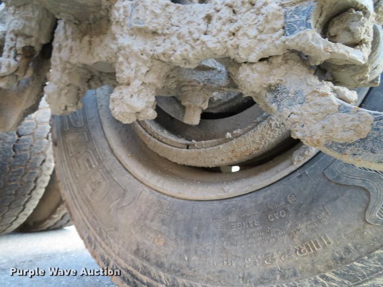 image for item DG3848 2006 Mack CXN613 semi truck