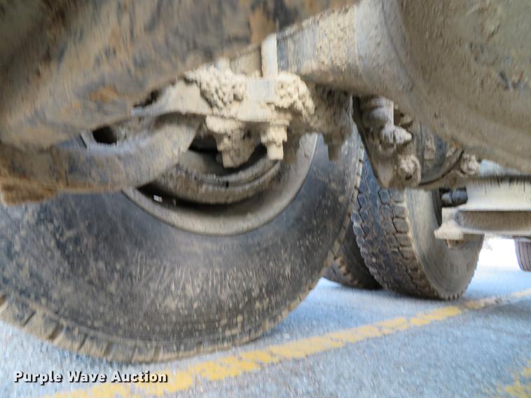 image for item DG3848 2006 Mack CXN613 semi truck