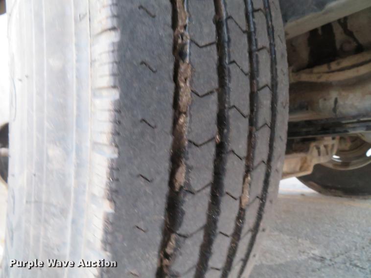 image for item DG3848 2006 Mack CXN613 semi truck