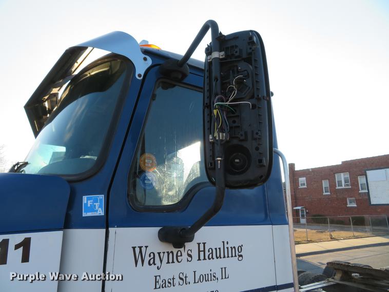 image for item DG3848 2006 Mack CXN613 semi truck