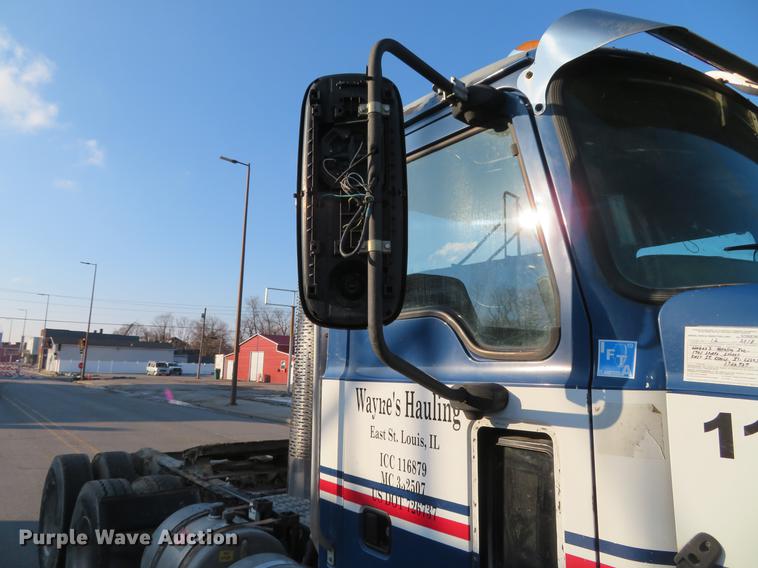 image for item DG3848 2006 Mack CXN613 semi truck