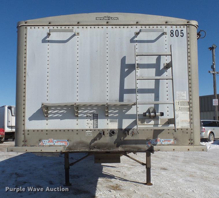 image for item DX9165 1993 Wilson DWH-200 double hopper bottom grain trailer