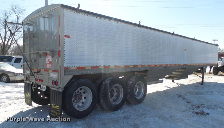 image for item DX9165 1993 Wilson DWH-200 double hopper bottom grain trailer
