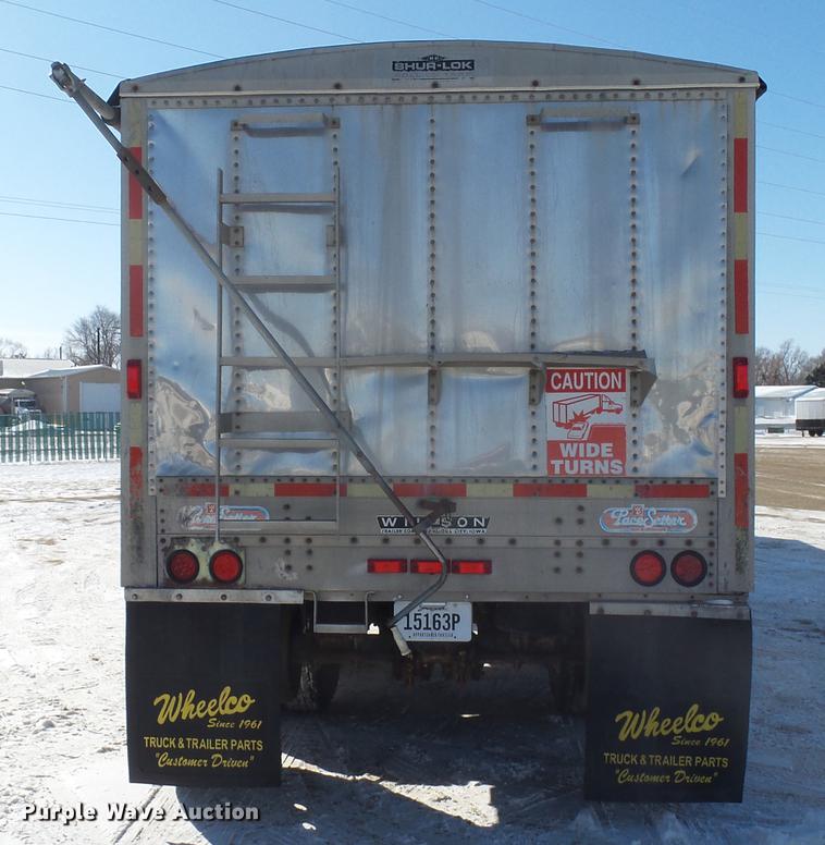 image for item DX9165 1993 Wilson DWH-200 double hopper bottom grain trailer