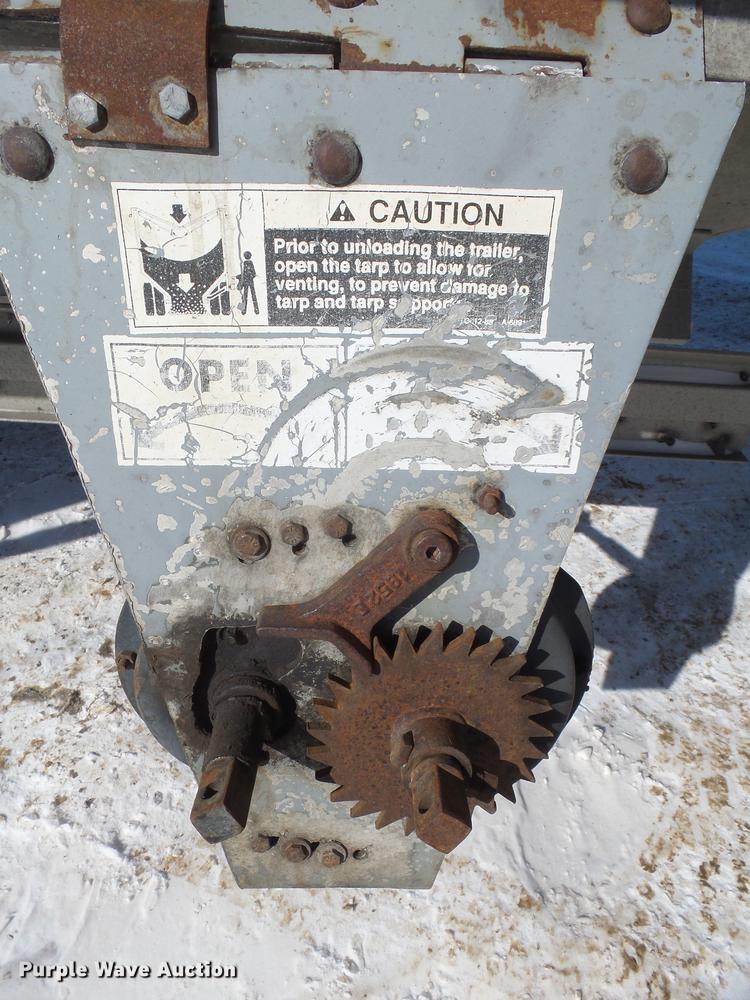 image for item DX9165 1993 Wilson DWH-200 double hopper bottom grain trailer