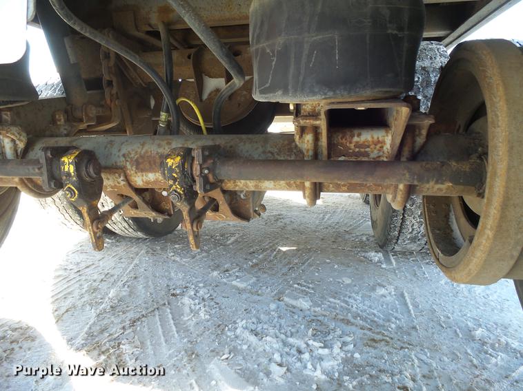 image for item DX9165 1993 Wilson DWH-200 double hopper bottom grain trailer