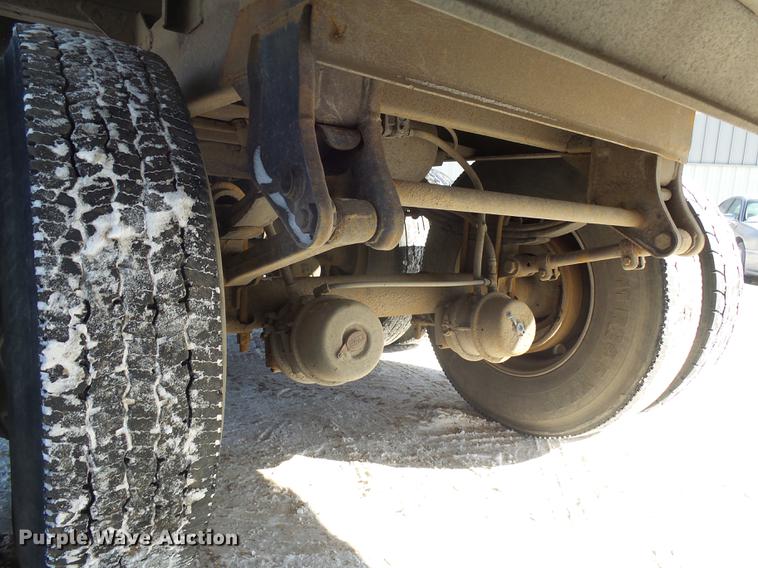 image for item DX9165 1993 Wilson DWH-200 double hopper bottom grain trailer