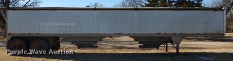 image for item FH9004 2000 Wilson Pace Setter double hopper bottom grain trailer