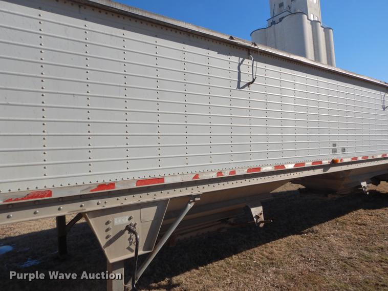 image for item FH9004 2000 Wilson Pace Setter double hopper bottom grain trailer