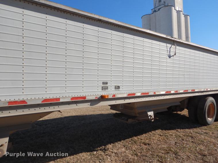 image for item FH9004 2000 Wilson Pace Setter double hopper bottom grain trailer