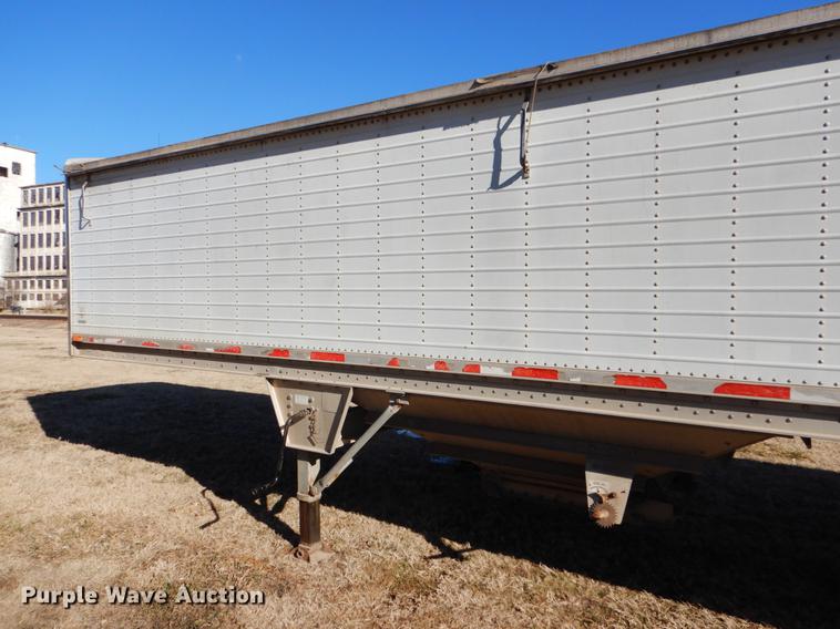 image for item FH9004 2000 Wilson Pace Setter double hopper bottom grain trailer