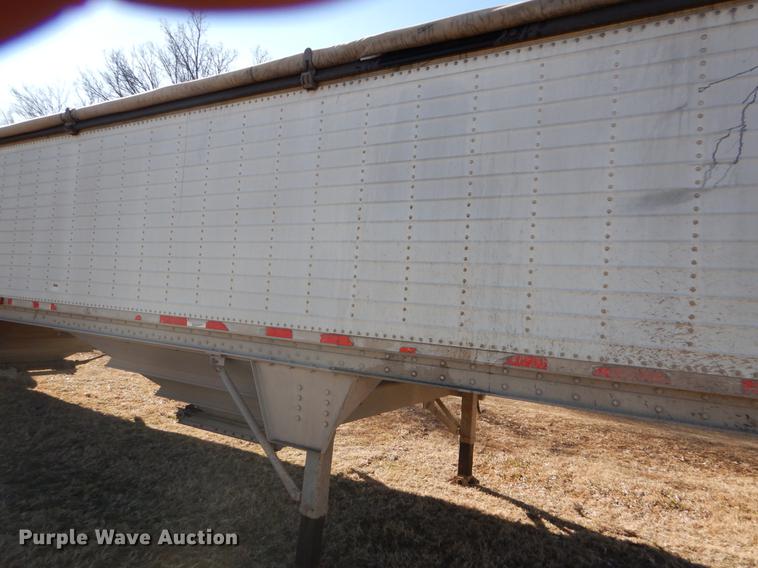 image for item FH9004 2000 Wilson Pace Setter double hopper bottom grain trailer