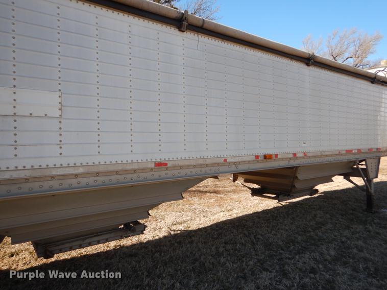 image for item FH9004 2000 Wilson Pace Setter double hopper bottom grain trailer